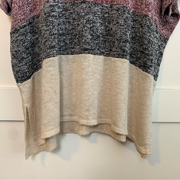 Daytrip Color Block Side Slit Short Sleeve Blouse - Picture 11 of 11